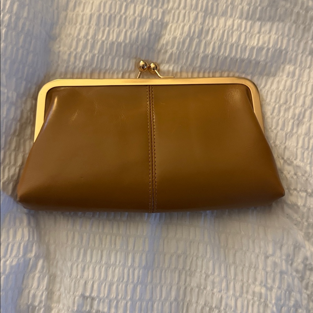 NWT Large Tan Kiss Lock Close Polka Dot Interior Card Slot Wallet Clutch